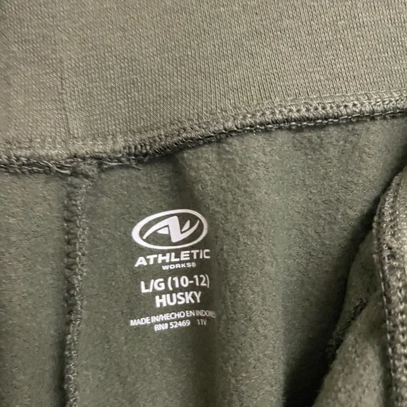 Women’s Ankle Pants - Picture 5 of 6